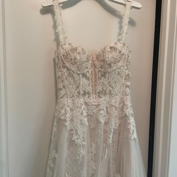 Lillian west wedding dress - Picture 2 of 8